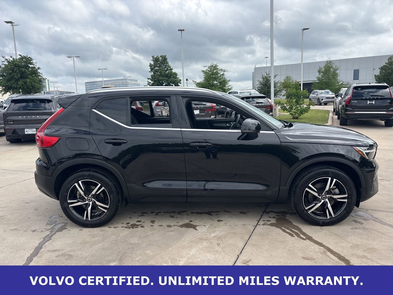 Certified 2025 Volvo XC40 B5 Core AWD/4WD image 4