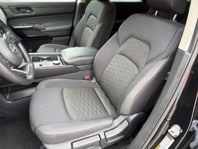 Certified 2025 Nissan Pathfinder S AWD/4WD image 17