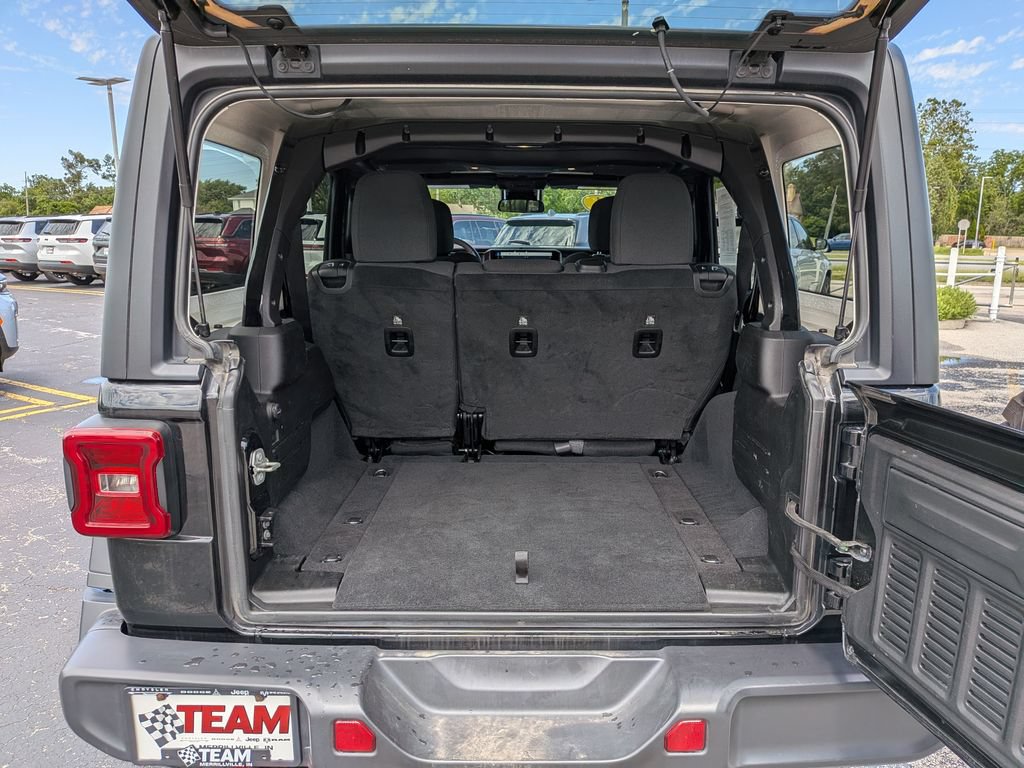 Used 2024 Jeep Wrangler Unlimited Rubicon AWD/4WD image 22
