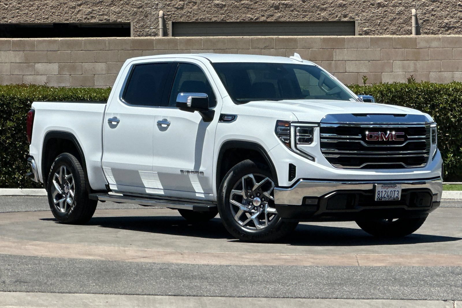 Certified 2023 GMC Sierra 1500 SLT w/ SLT Premium Package RWD image 2