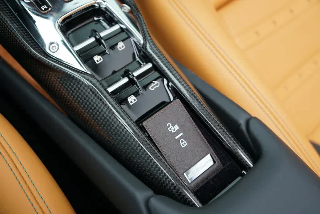 Used 2025 Ferrari 296 GTS RWD image 34