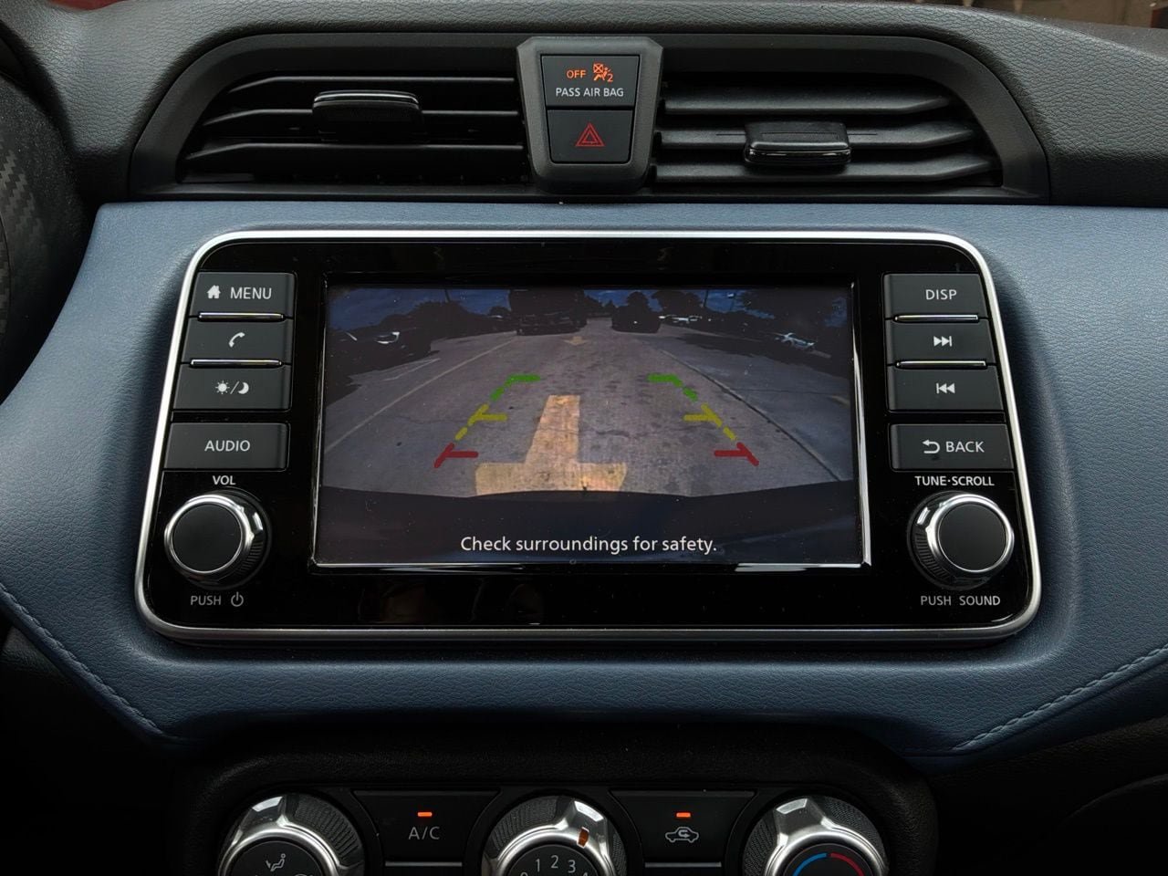 Used 2025 Nissan Versa SV FWD image 27