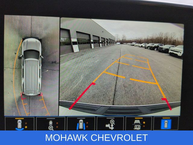 Used 2024 Chevrolet Suburban High Country image 16
