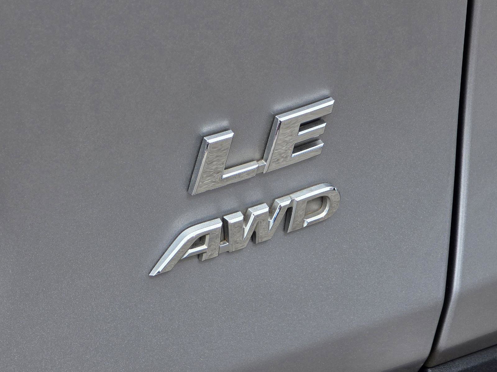 Used 2020 Toyota RAV4 LE AWD/4WD image 36