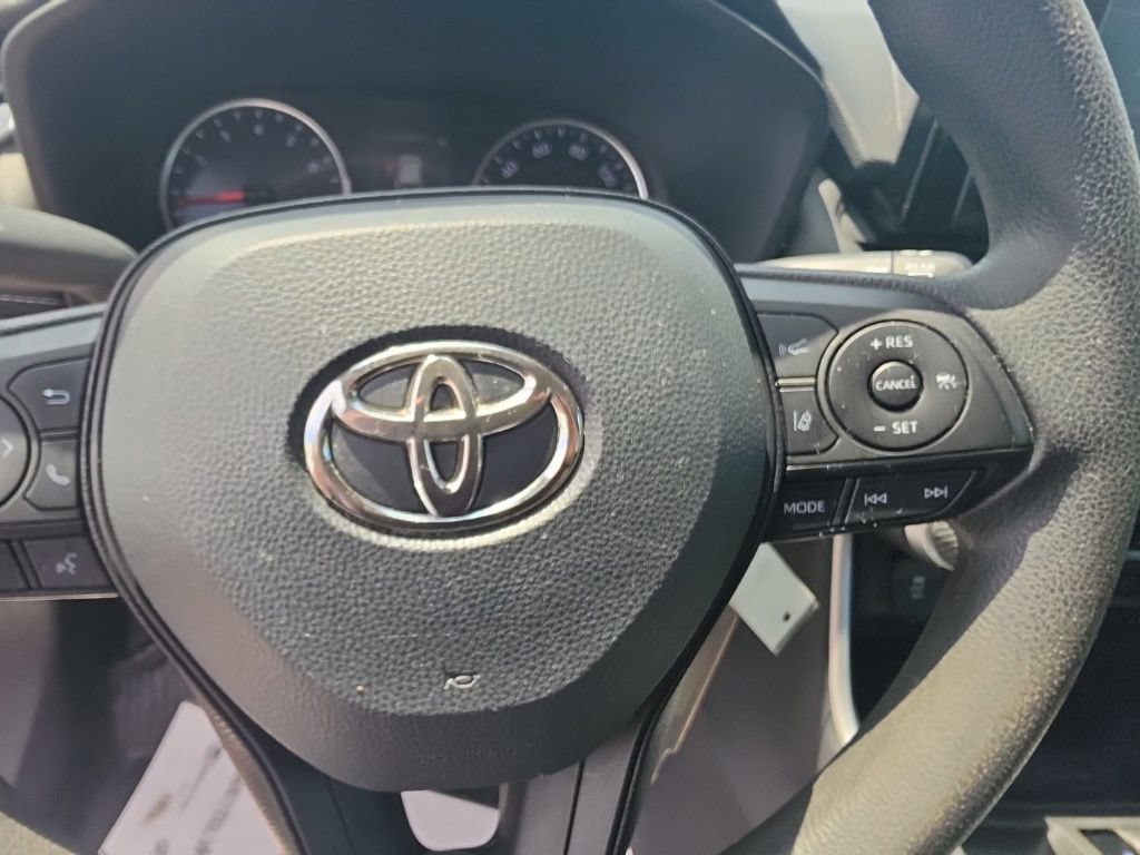 Used 2021 Toyota RAV4 LE FWD image 16