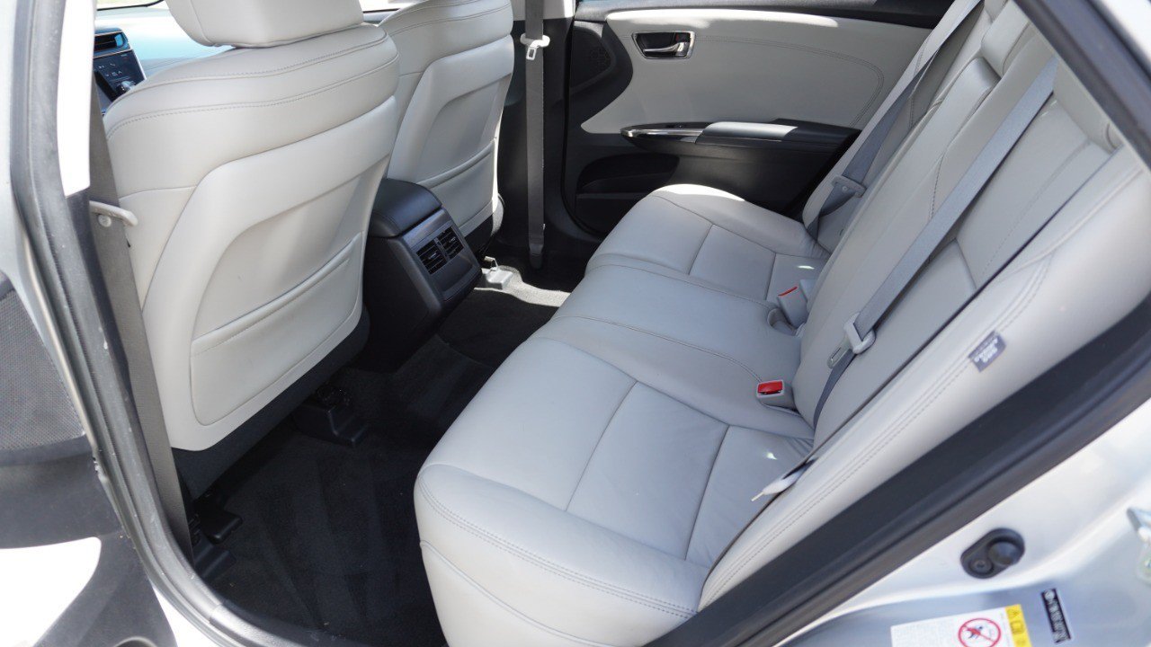 Used 2018 Toyota Avalon XLE Premium FWD image 30