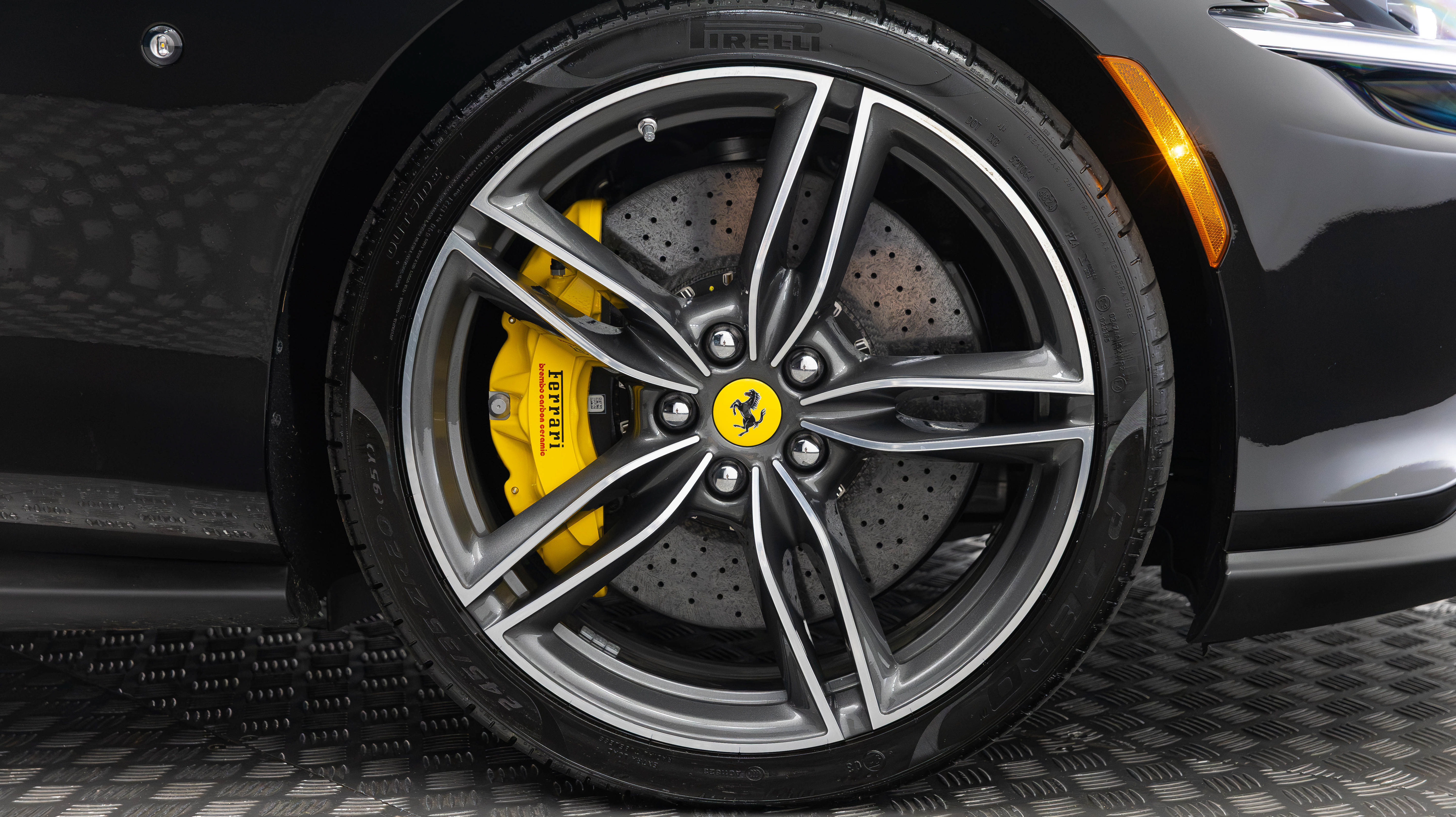 Certified 2025 Ferrari Roma Spider RWD image 46