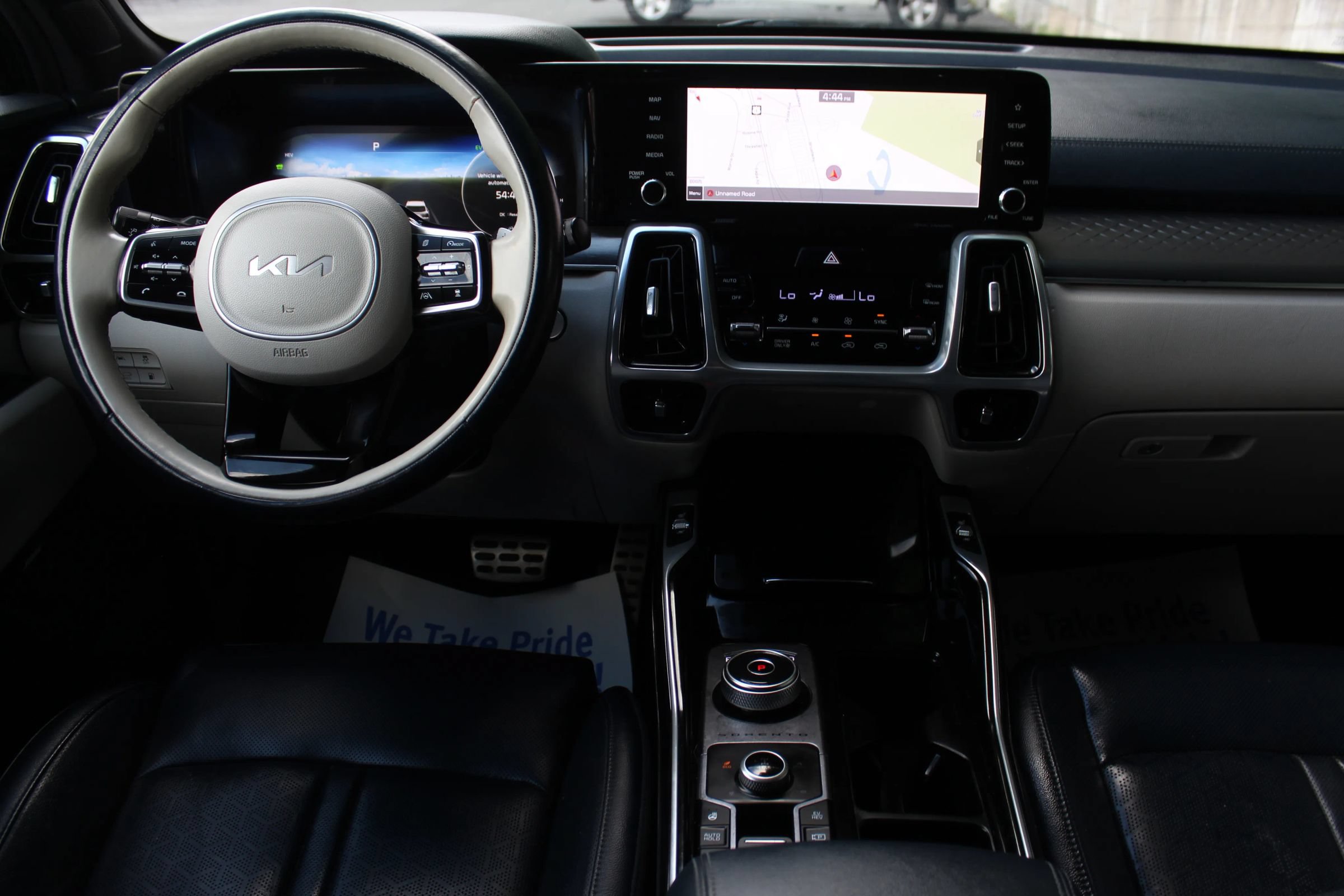 Used 2022 Kia Sorento SX Prestige w/ Panoramic Sunroof Package AWD/4WD image 20