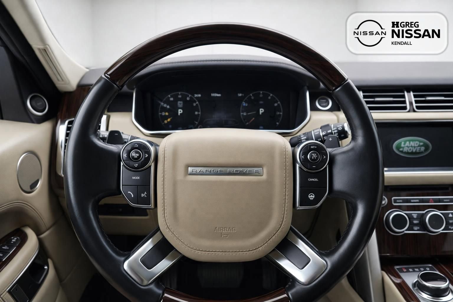 Used 2017 Land Rover Range Rover HSE image 8