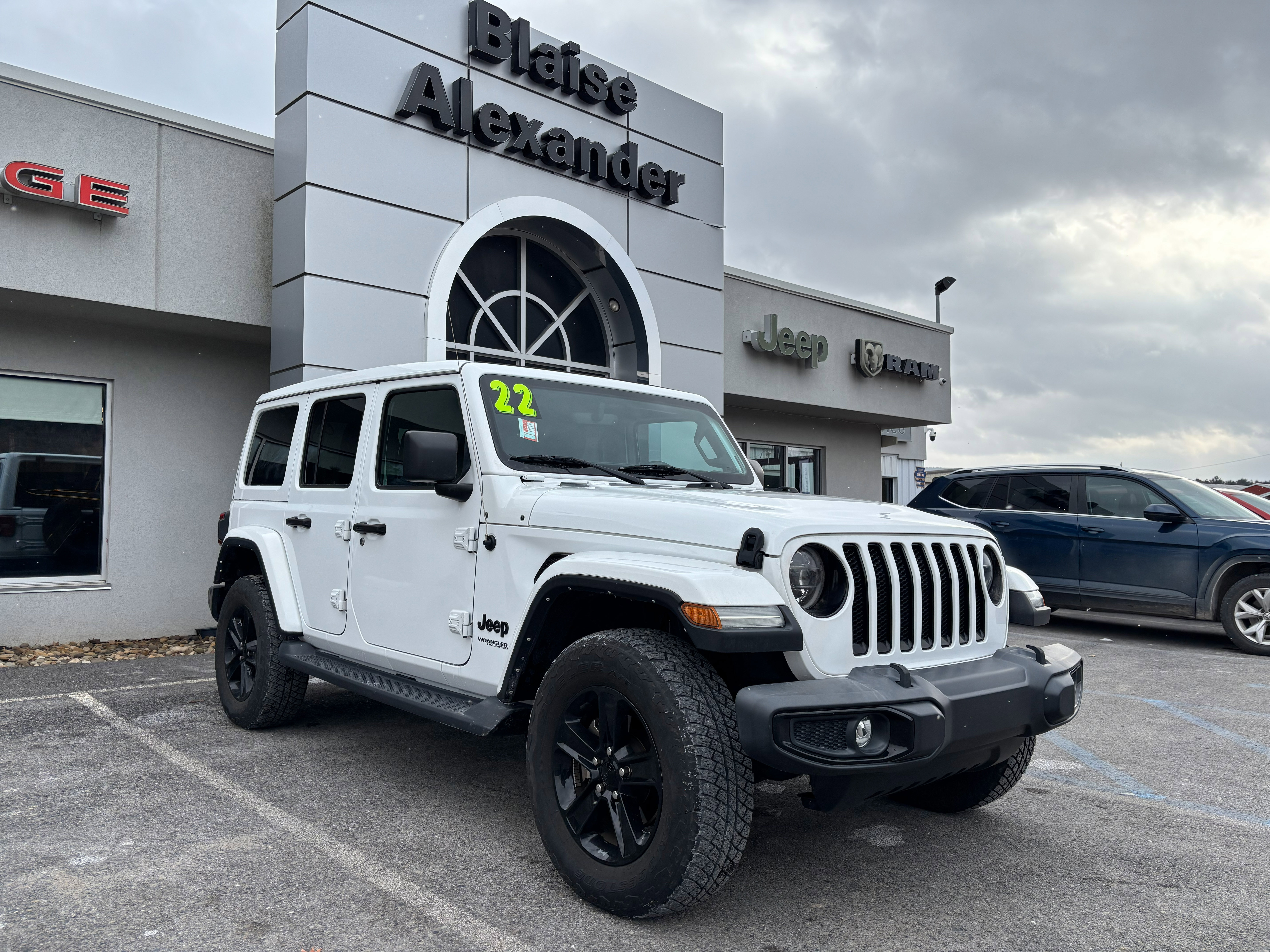 Used 2022 Jeep Wrangler Unlimited Sahara image 1