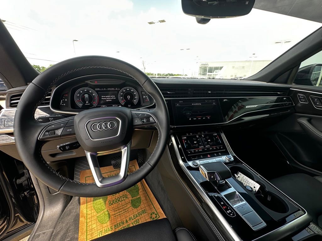 Used 2025 Audi Q8 Prestige AWD/4WD image 10