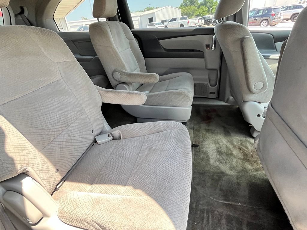 Used 2015 Honda Odyssey LX image 9