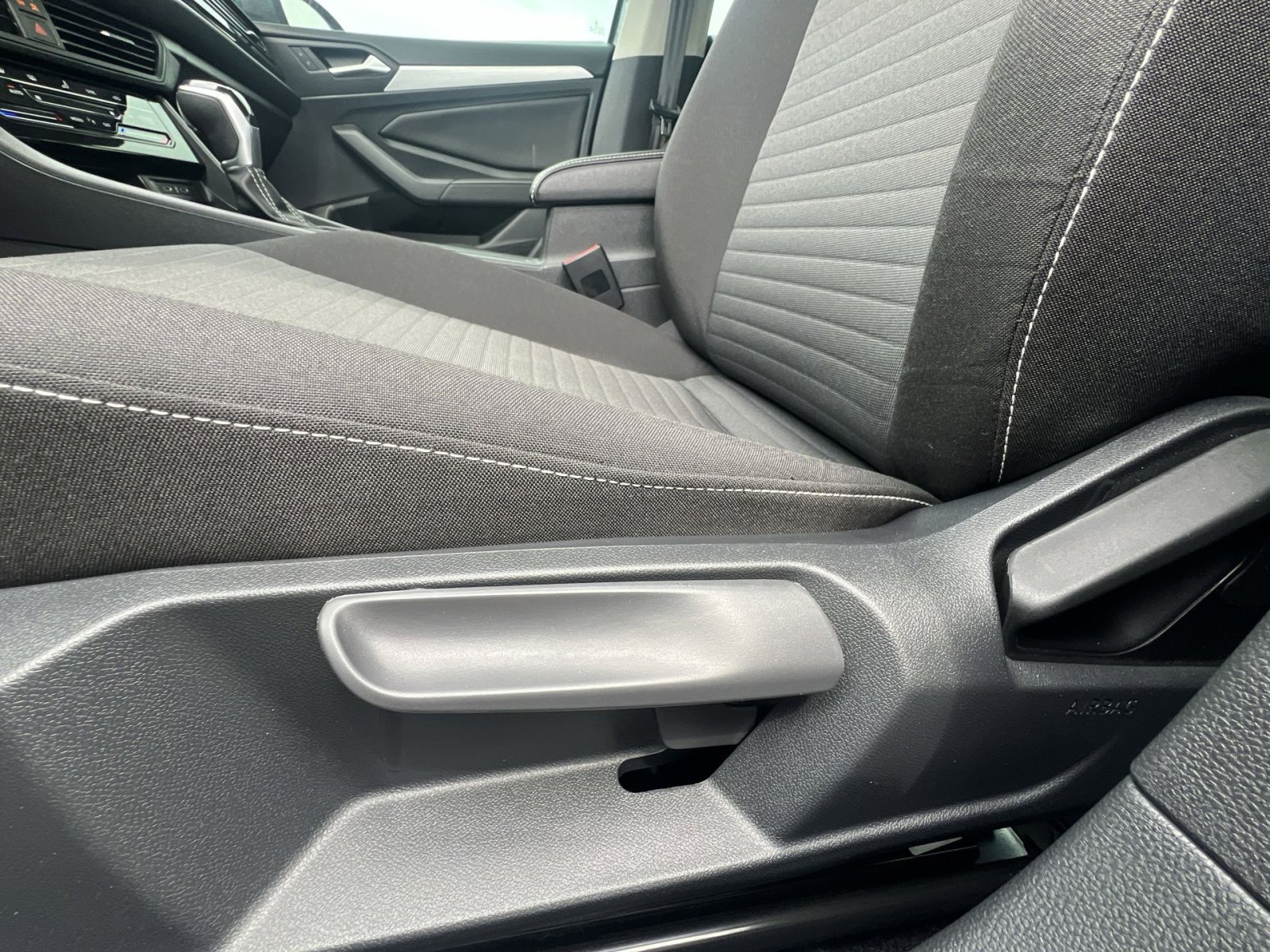 Used 2025 Volkswagen Jetta S image 22