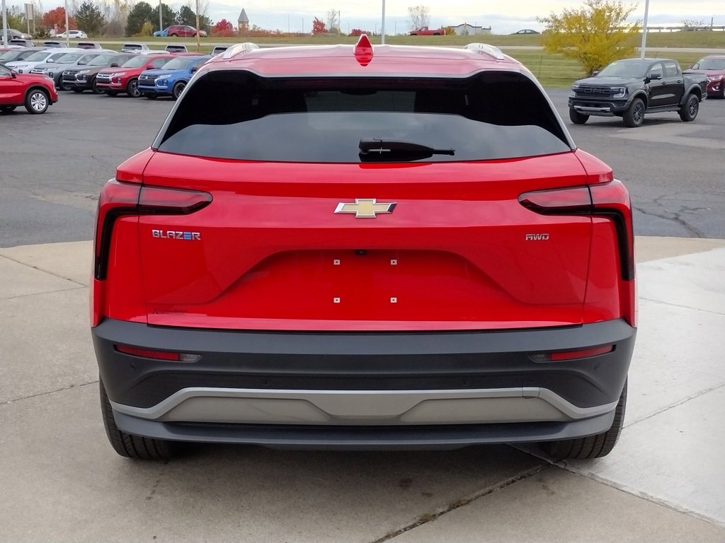 Used 2024 Chevrolet Blazer EV LT image 18