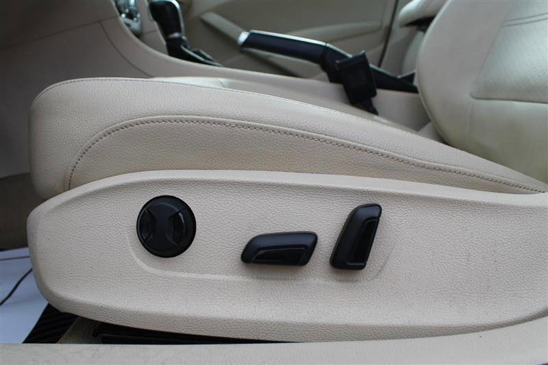 Used 2012 Volkswagen Passat 2.5 SE image 11