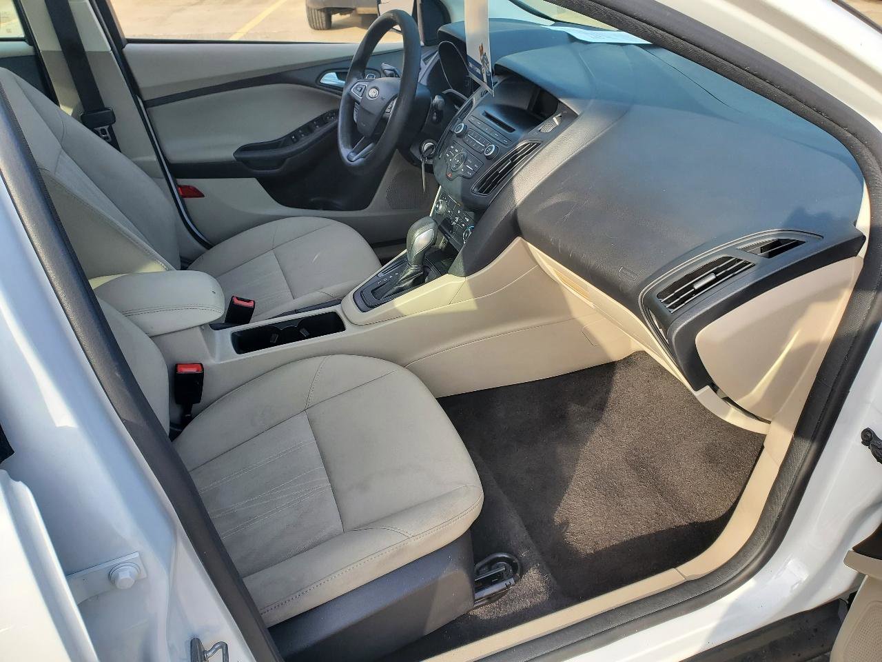 Used 2017 Ford Focus SE image 5