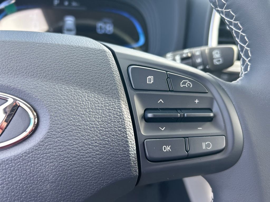 Used 2026 Hyundai Venue SEL image 16