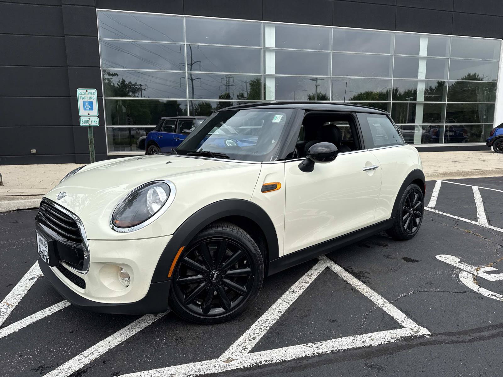 Used 2019 MINI Cooper 2-Door Hardtop FWD video 1