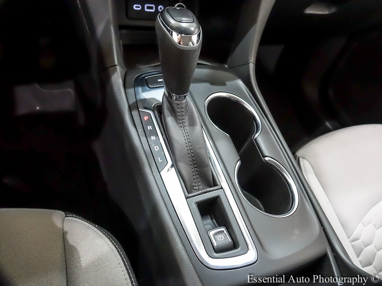 Used 2021 Chevrolet Equinox LS image 23