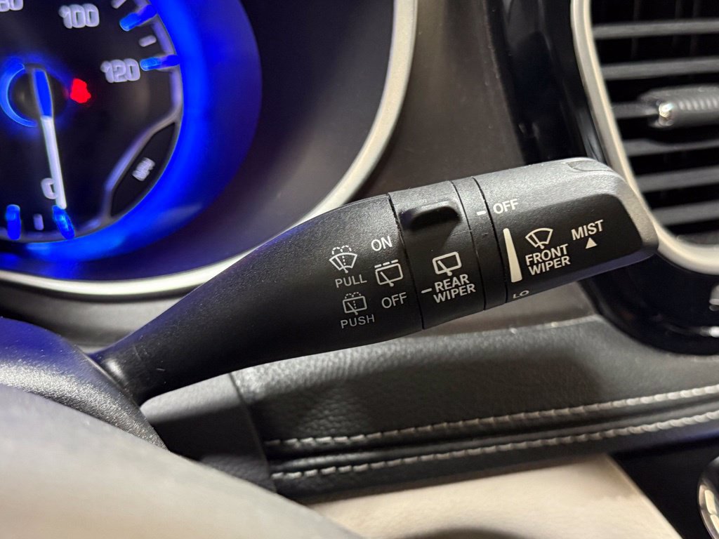 Certified 2023 Chrysler Pacifica Touring-L AWD/4WD image 16