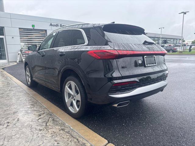 Used 2025 Audi Q5 Premium Plus w/ Premium Plus AWD/4WD image 36