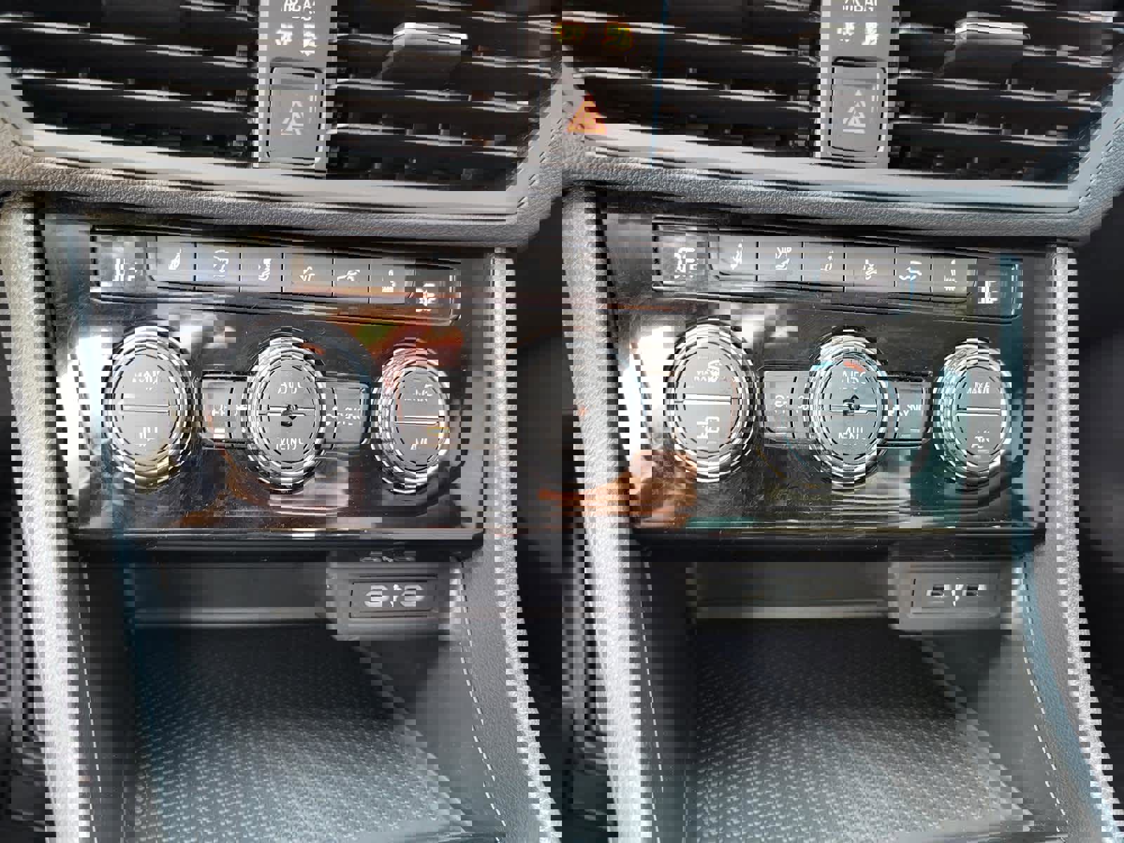 Used 2024 Volkswagen Jetta SE image 21