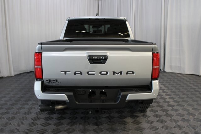 Used 2025 Toyota Tacoma Limited image 5