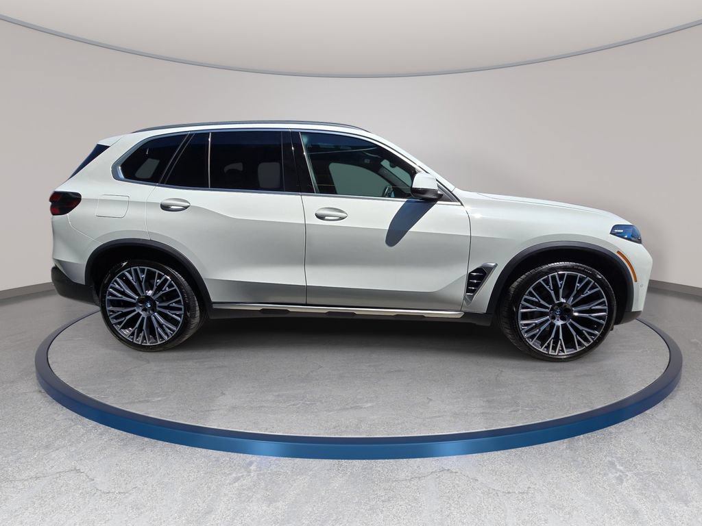 Used 2025 BMW X5 xDrive40i AWD/4WD image 5