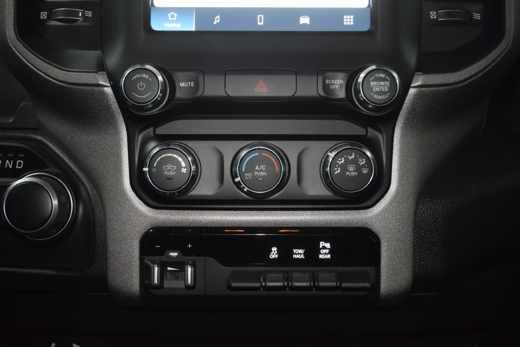 Used 2024 RAM 2500 Tradesman w/ Chrome Appearance Group AWD/4WD image 31