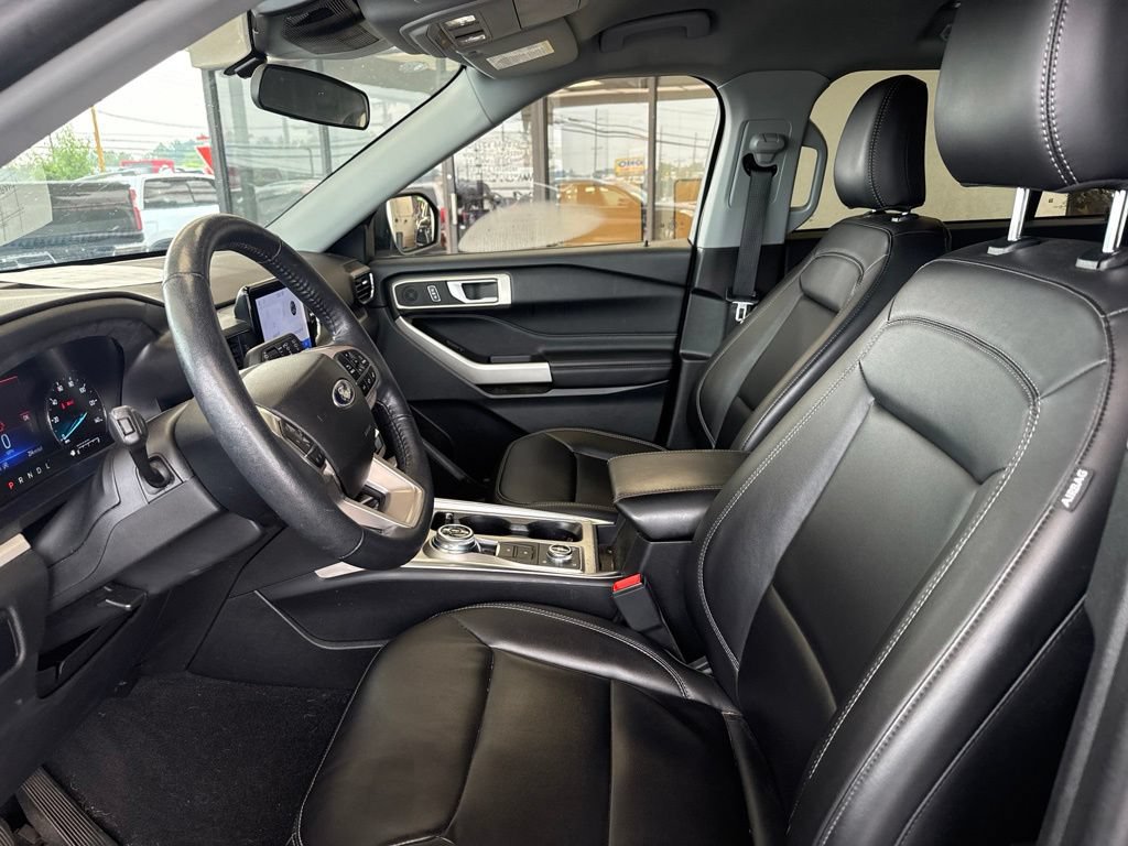 Certified 2023 Ford Explorer XLT w/ Equipment Group 202A AWD/4WD image 13