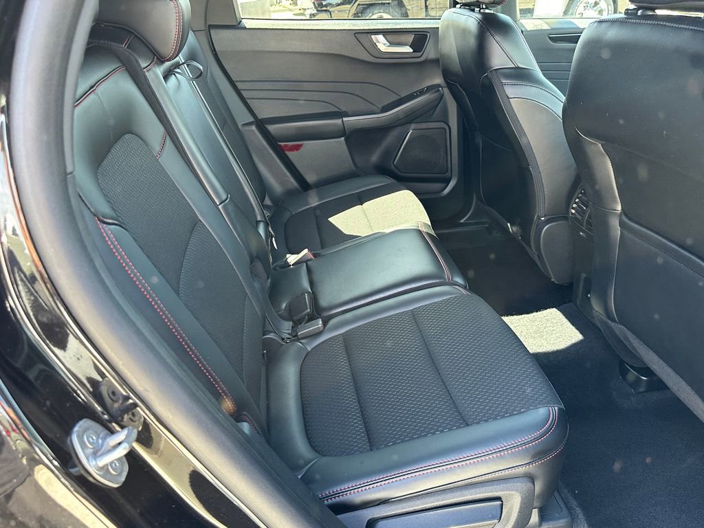 Used 2025 Ford Escape ST-Line image 18