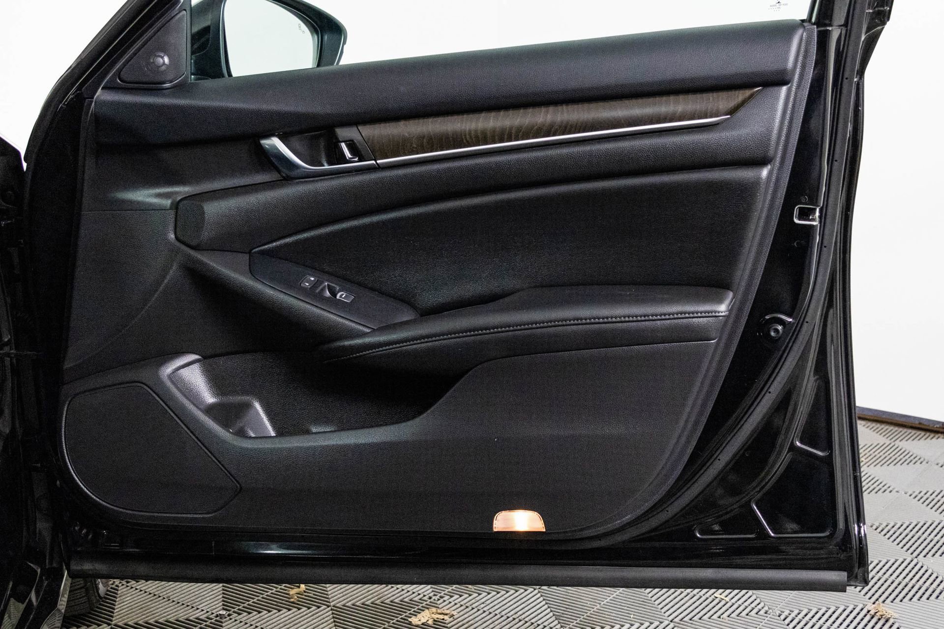 Used 2021 Honda Accord Touring image 39