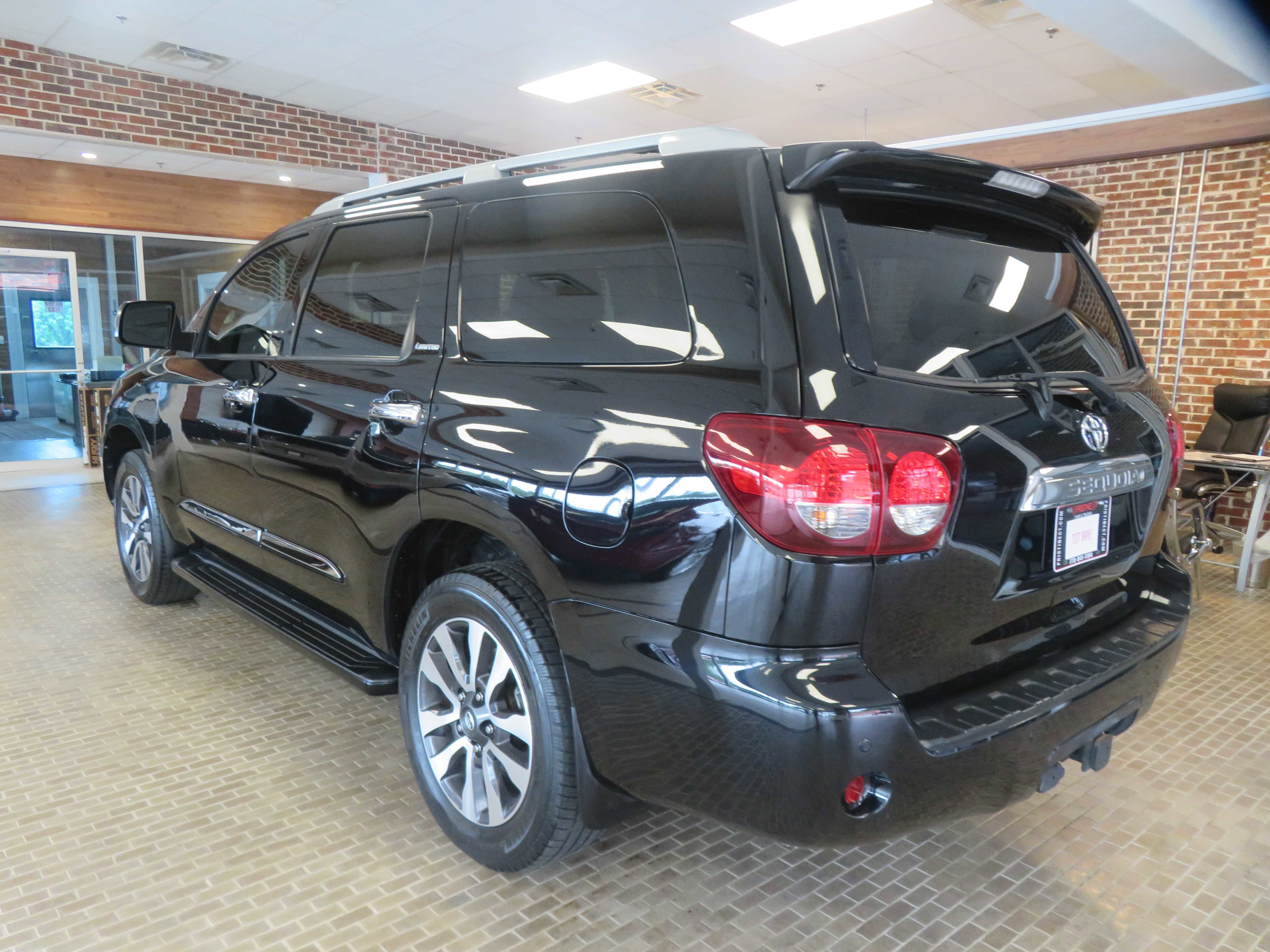 Used 2019 Toyota Sequoia Limited w/ Safety & Convenience Package RWD image 7