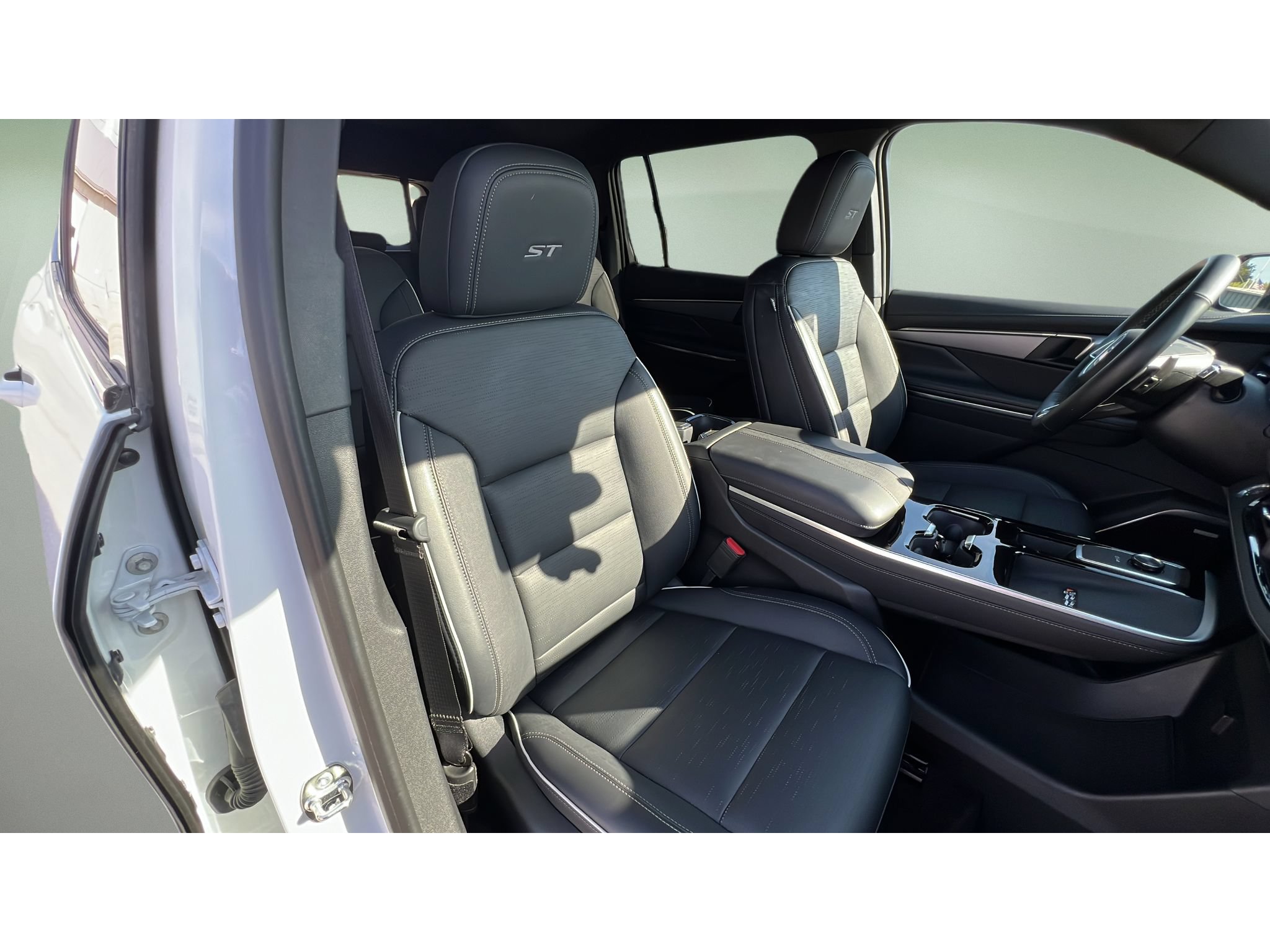 Certified 2026 Buick Enclave Sport Touring AWD/4WD image 32