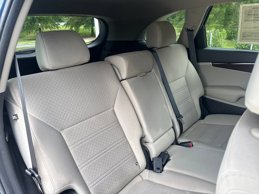 Used 2017 Kia Sorento FWD image 33