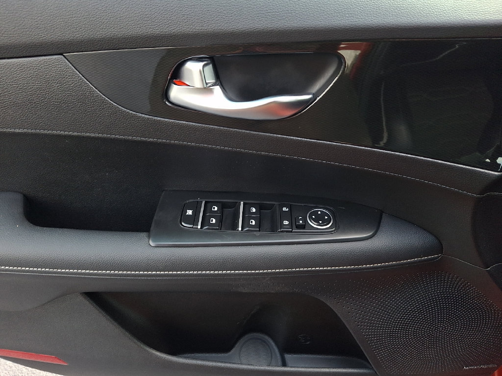 Used 2022 Kia Forte GT-Line w/ GT-Line Premium Package FWD image 14