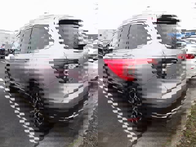 Used 2019 Honda Pilot Touring image 7