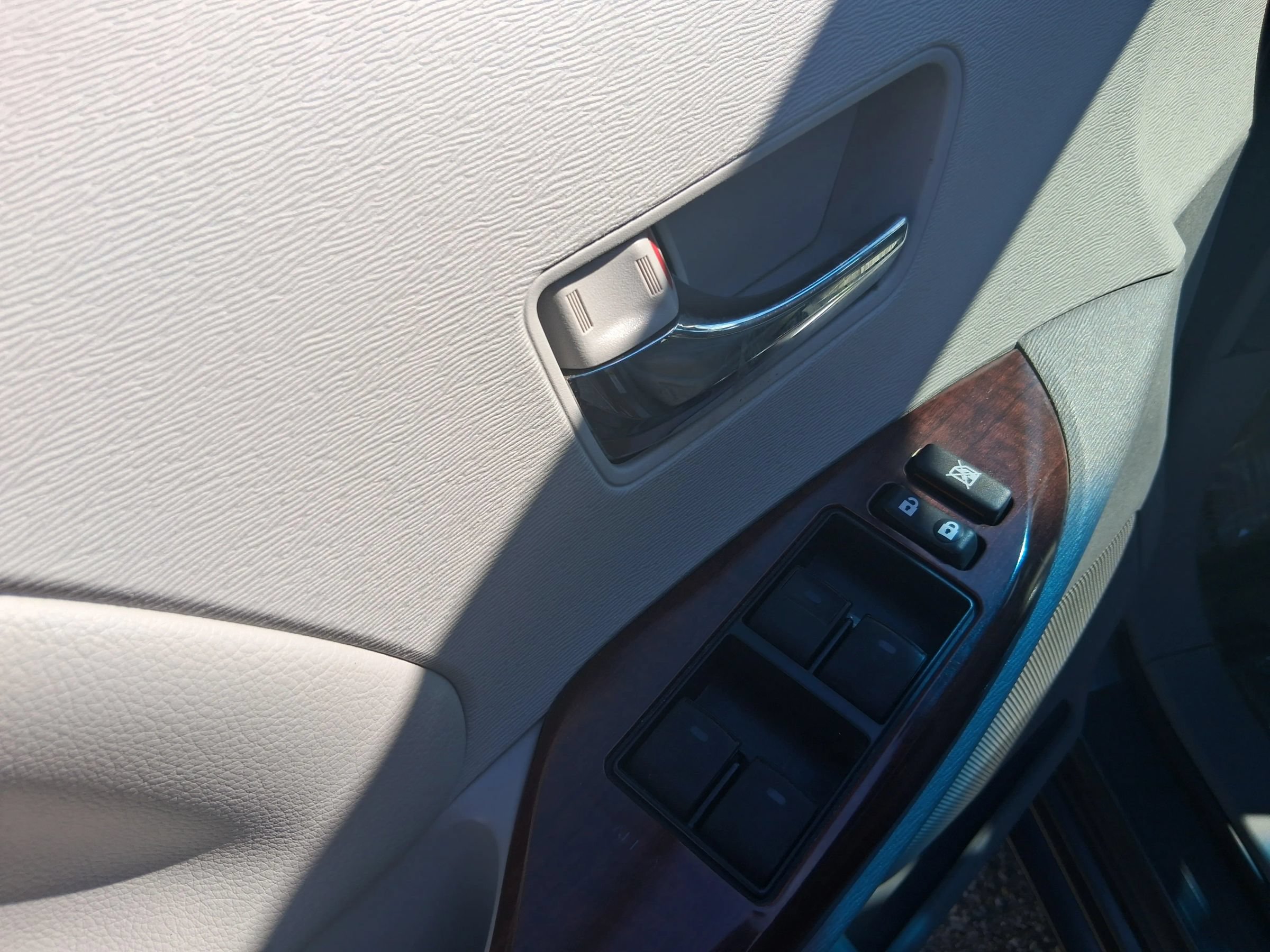 Used 2013 Toyota Sienna XLE w/ Entertainment Pkg FWD image 12