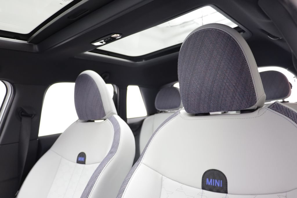 New 2026 MINI Cooper 4-Door Hardtop FWD image 13