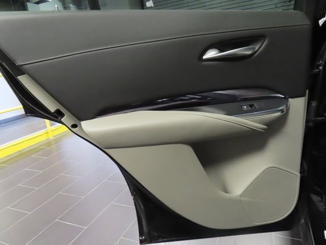 Certified 2023 Cadillac XT4 Luxury w/ Cold Weather Package AWD/4WD image 11