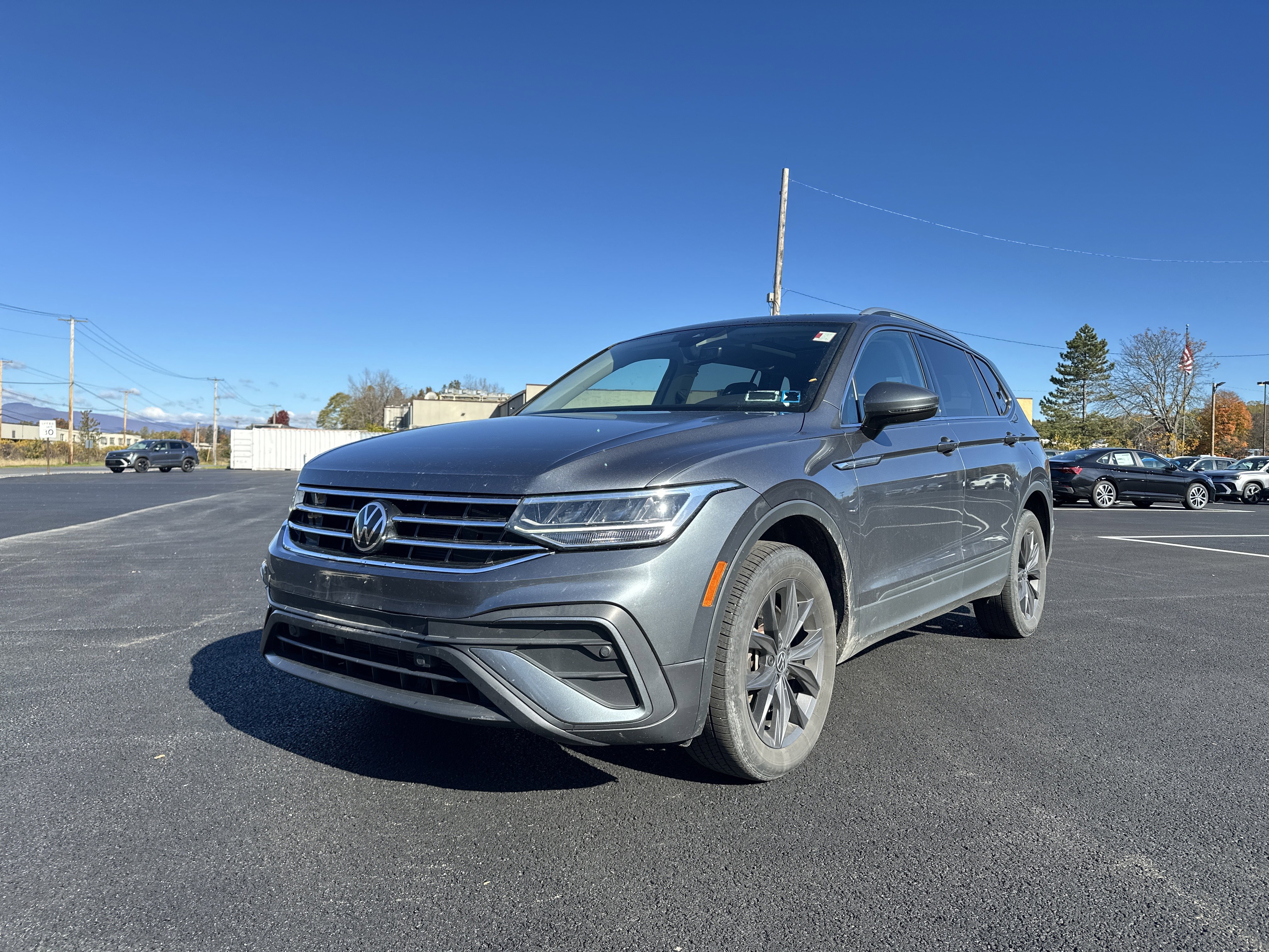 Used 2022 Volkswagen Tiguan SE