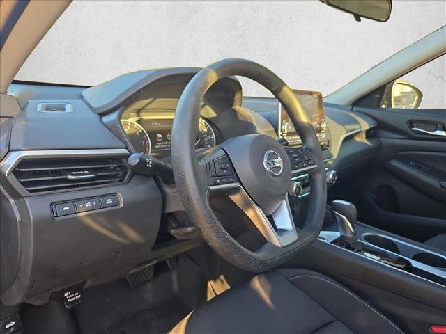 Used 2022 Nissan Altima 2.5 SV FWD image 10