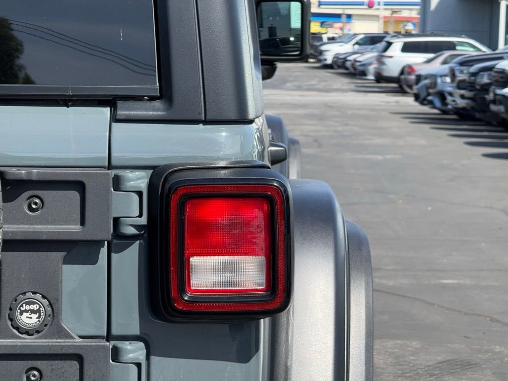 Used 2025 Jeep Wrangler Willys image 10