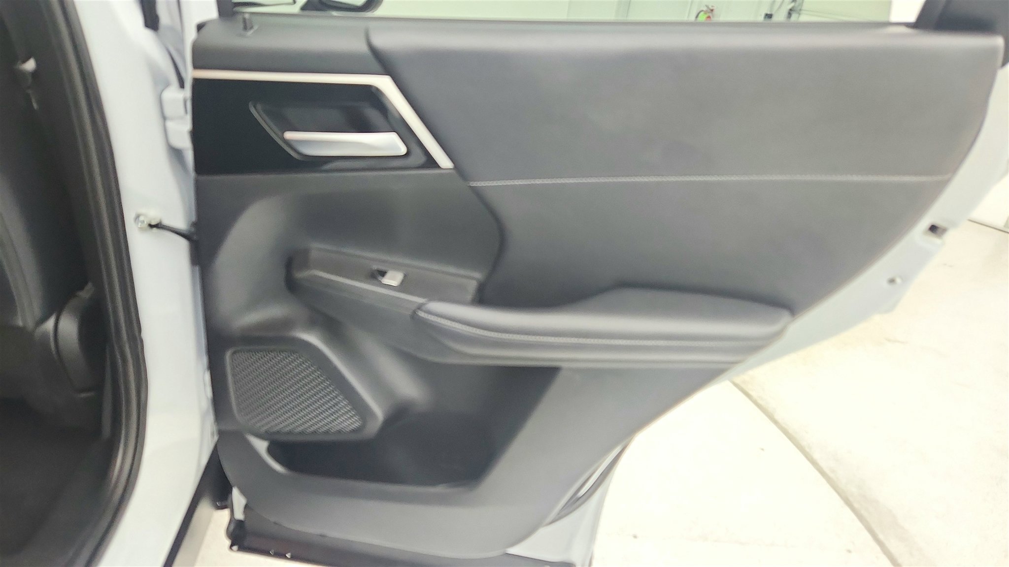 Used 2024 Mitsubishi Outlander FWD image 29