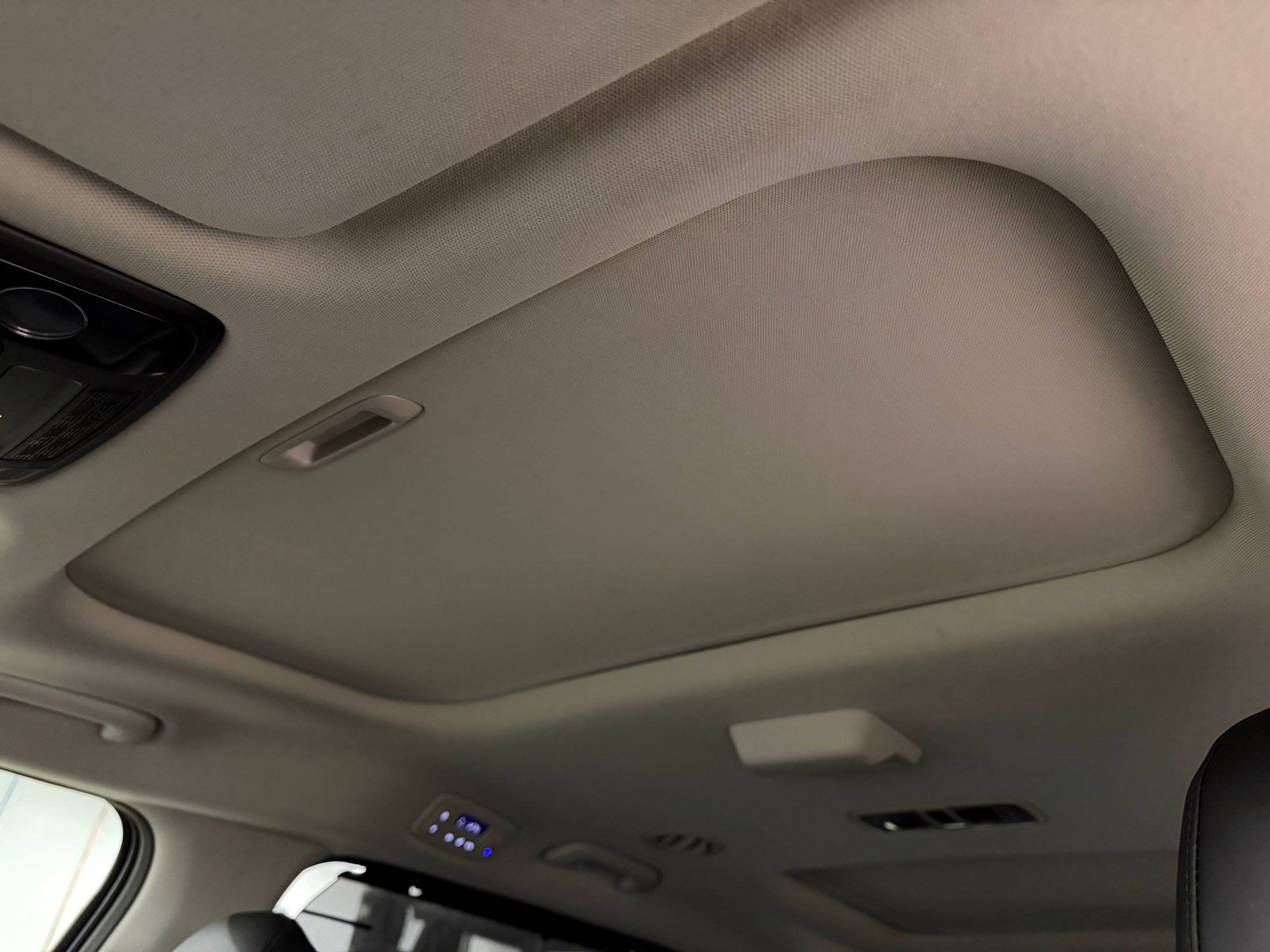 Used 2025 Kia Carnival SX FWD image 36