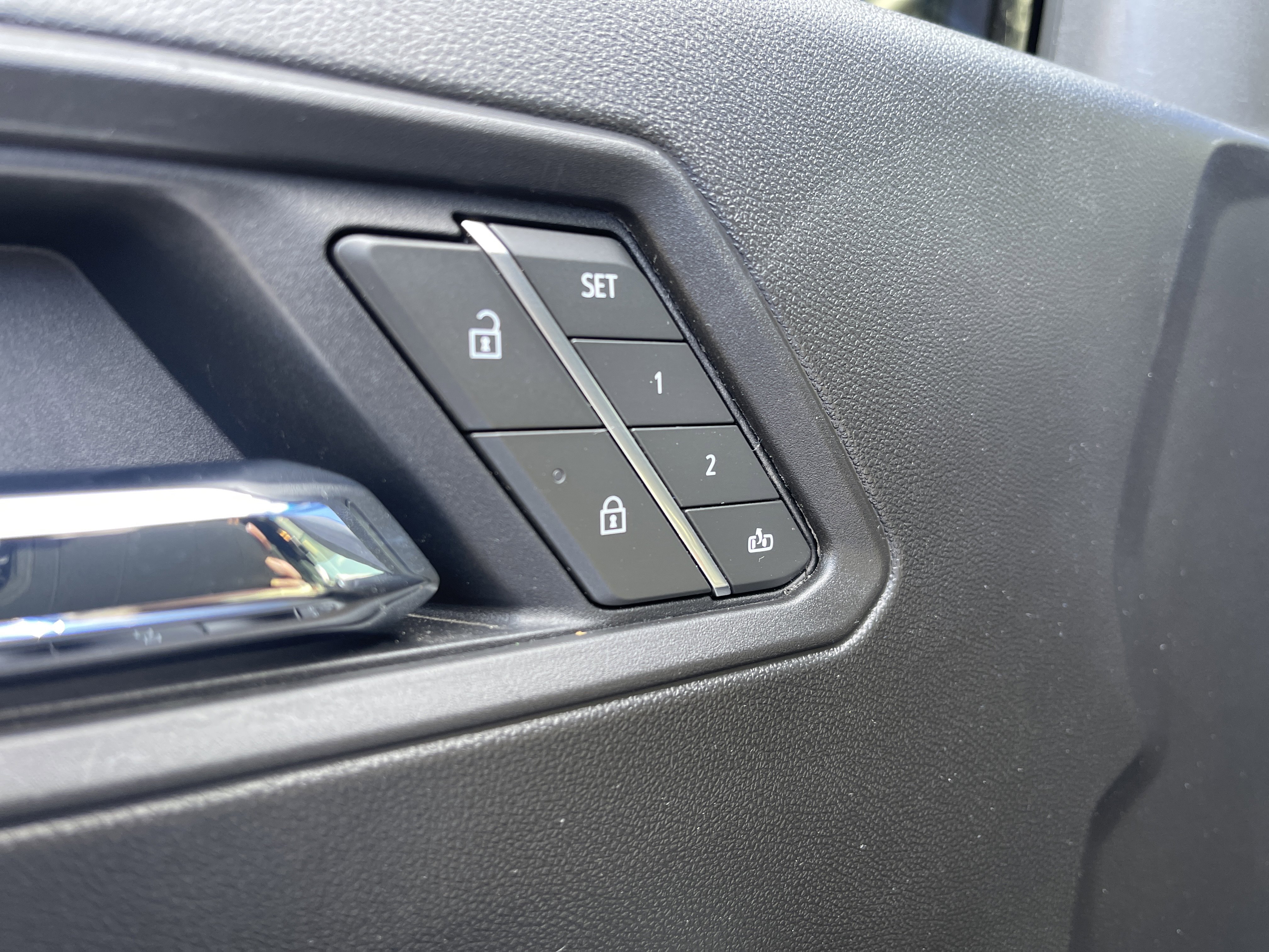 Used 2025 Chevrolet Colorado ZR2 w/ Technology Package image 20