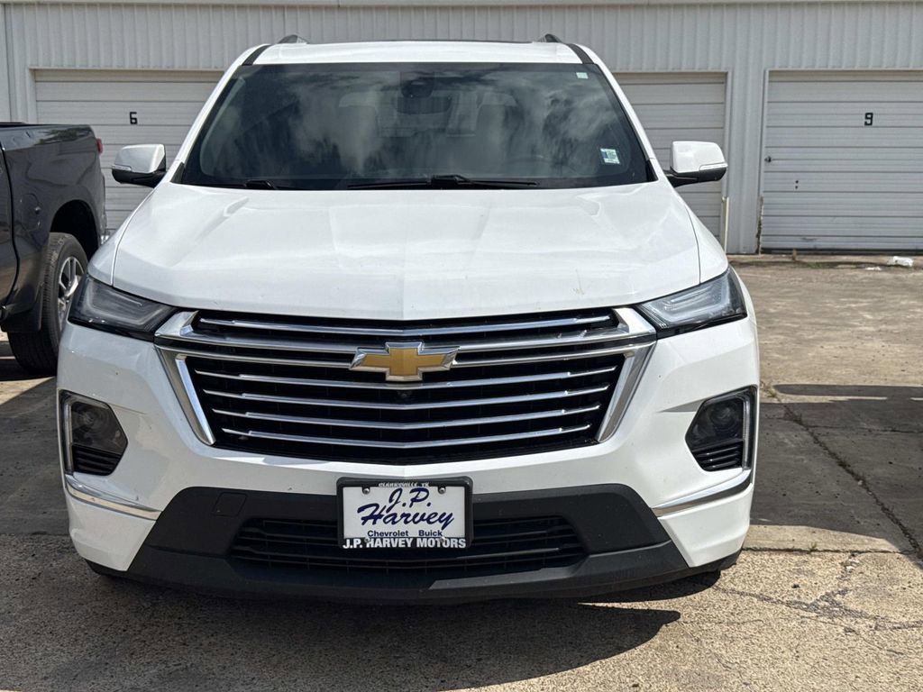 Used 2023 Chevrolet Traverse Premier AWD/4WD image 2