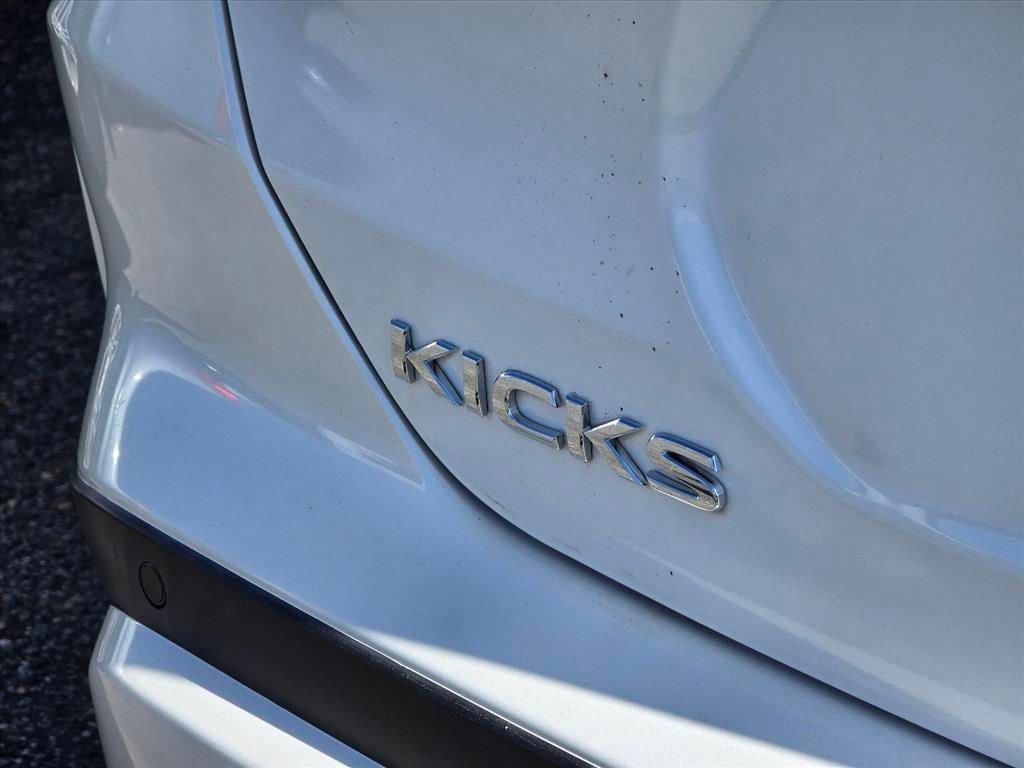 Used 2022 Nissan Kicks SR image 14