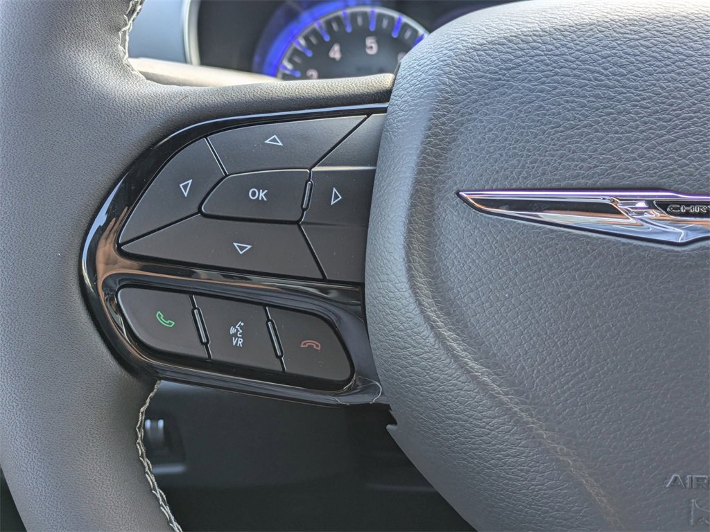 New 2026 Chrysler Pacifica Limited w/ Uconnect Theater Family Group image 33
