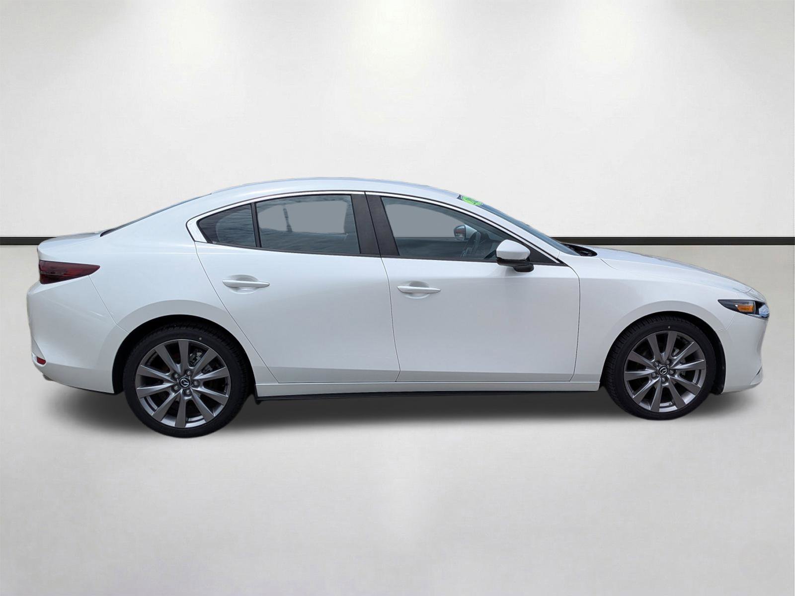 Used 2021 MAZDA MAZDA3 s FWD image 3